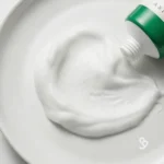 بافت و تکسچر فوم شستشوی اکسیس وای روی پوست