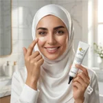 نحوه استفاده صحیح از کرم دور چشم یوجا فارم استی برای رفع تیرگی با مدل ایرانی